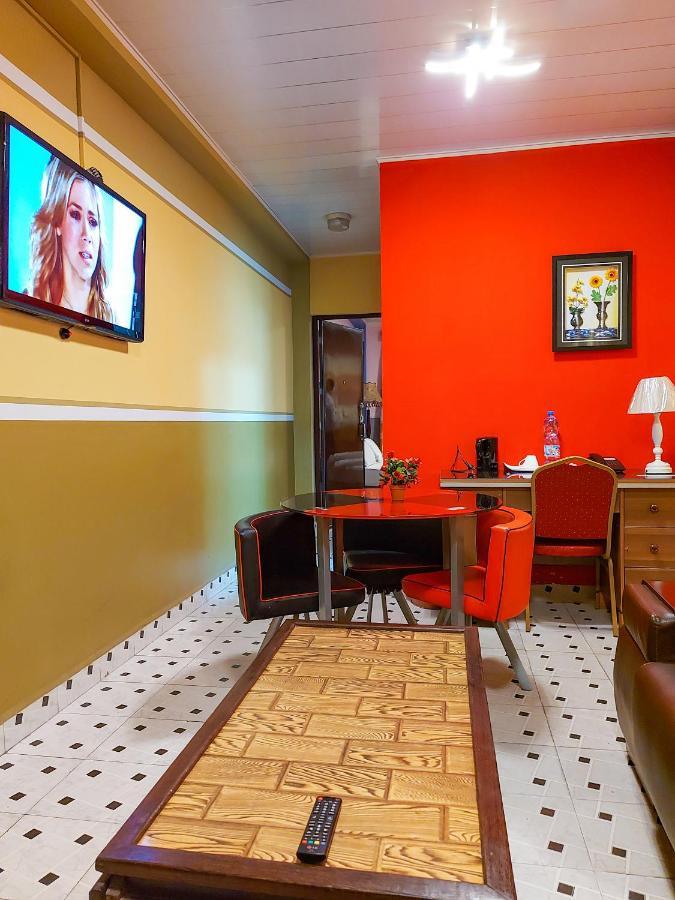Hotel Relax 金沙萨 外观 照片