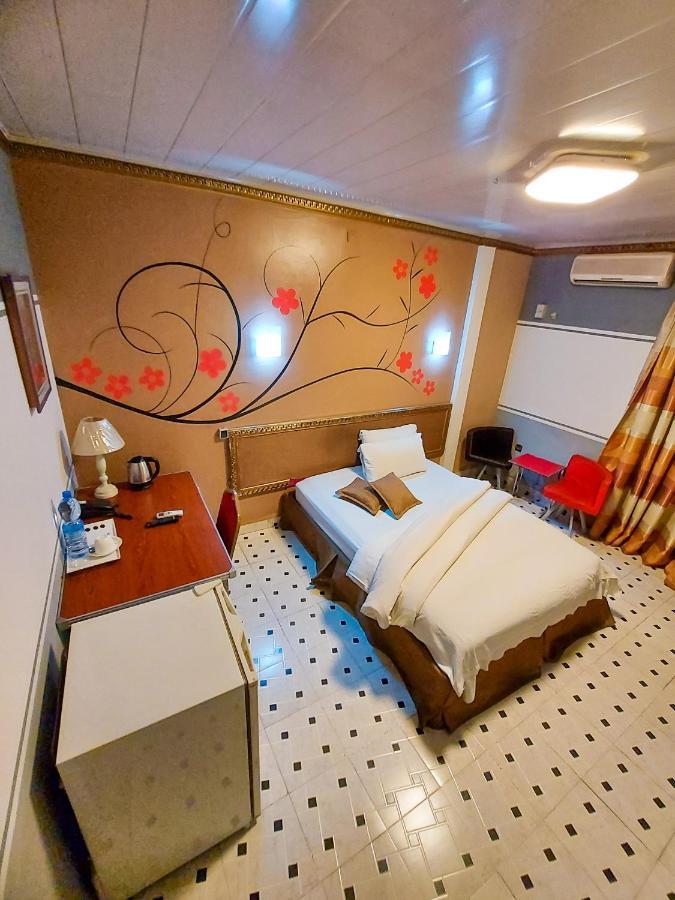 Hotel Relax 金沙萨 外观 照片