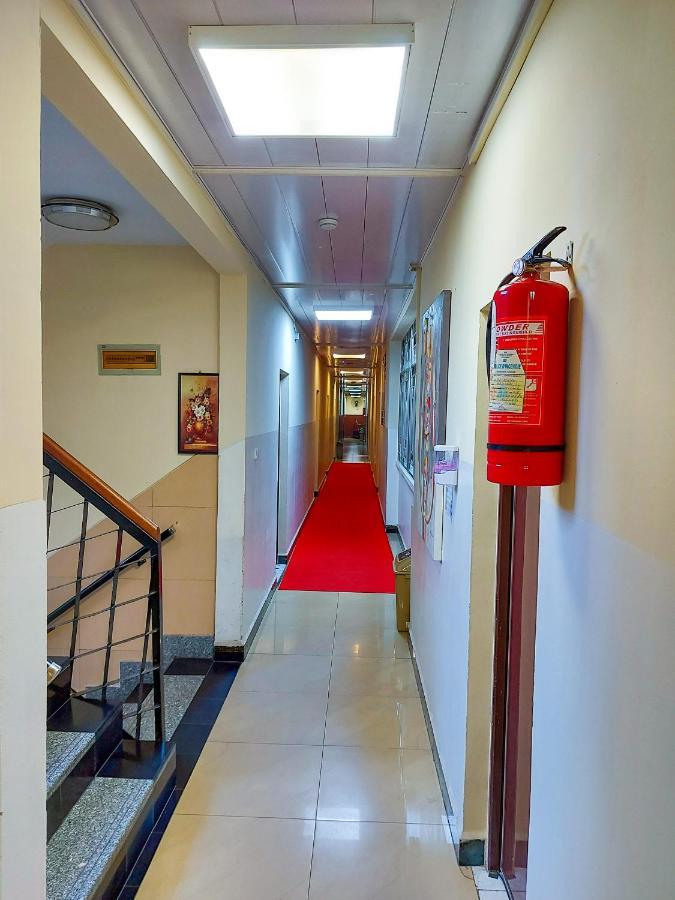 Hotel Relax 金沙萨 外观 照片