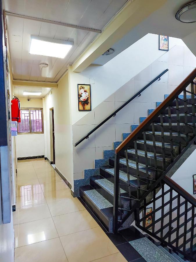 Hotel Relax 金沙萨 外观 照片