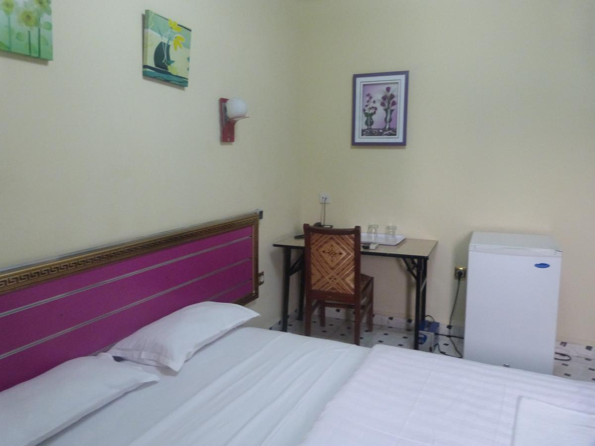 Hotel Relax 金沙萨 外观 照片